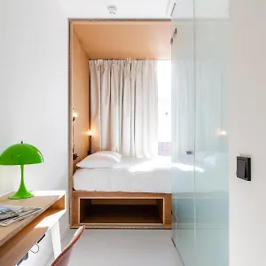 https://the-bellhop-hotel.zandvoort-hotels.com